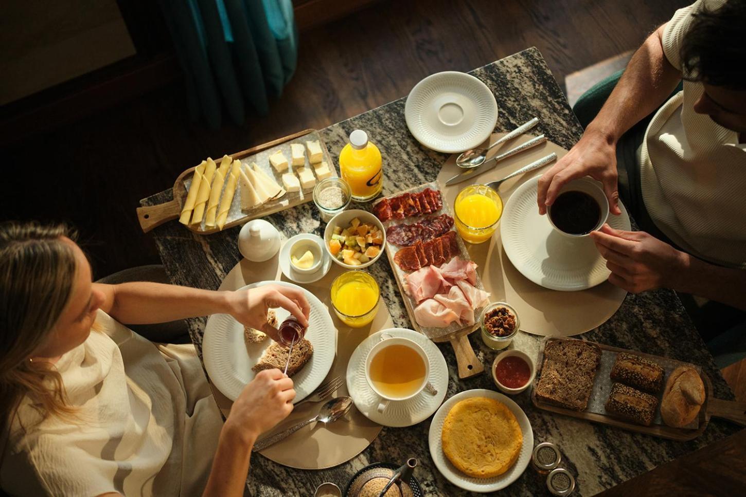 El Llorenc Parc De La Mar - Adults Only Palma de Maiorca Exterior foto A typical breakfast