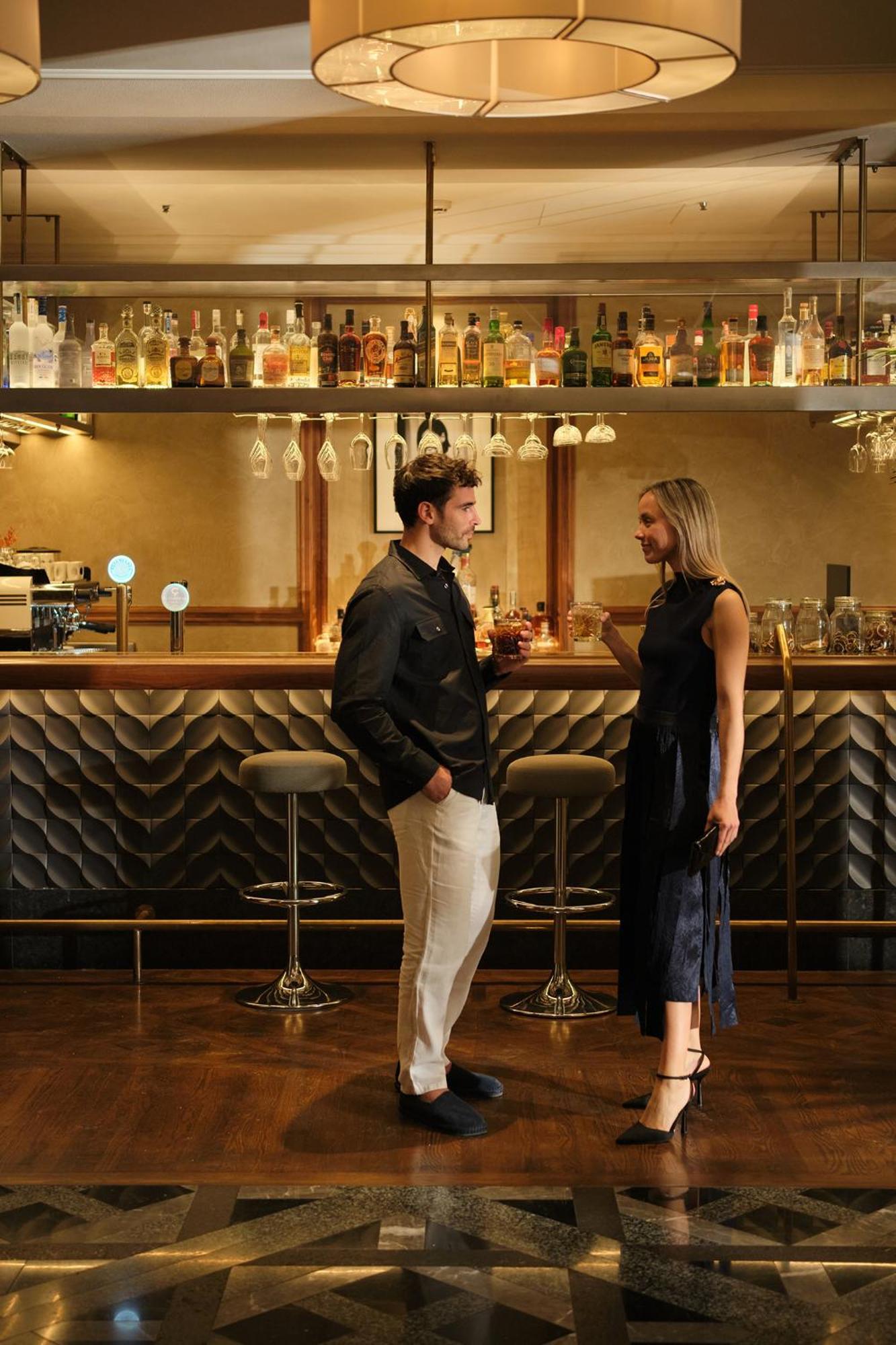 El Llorenc Parc De La Mar - Adults Only Palma de Maiorca Exterior foto The bar at the London Edition