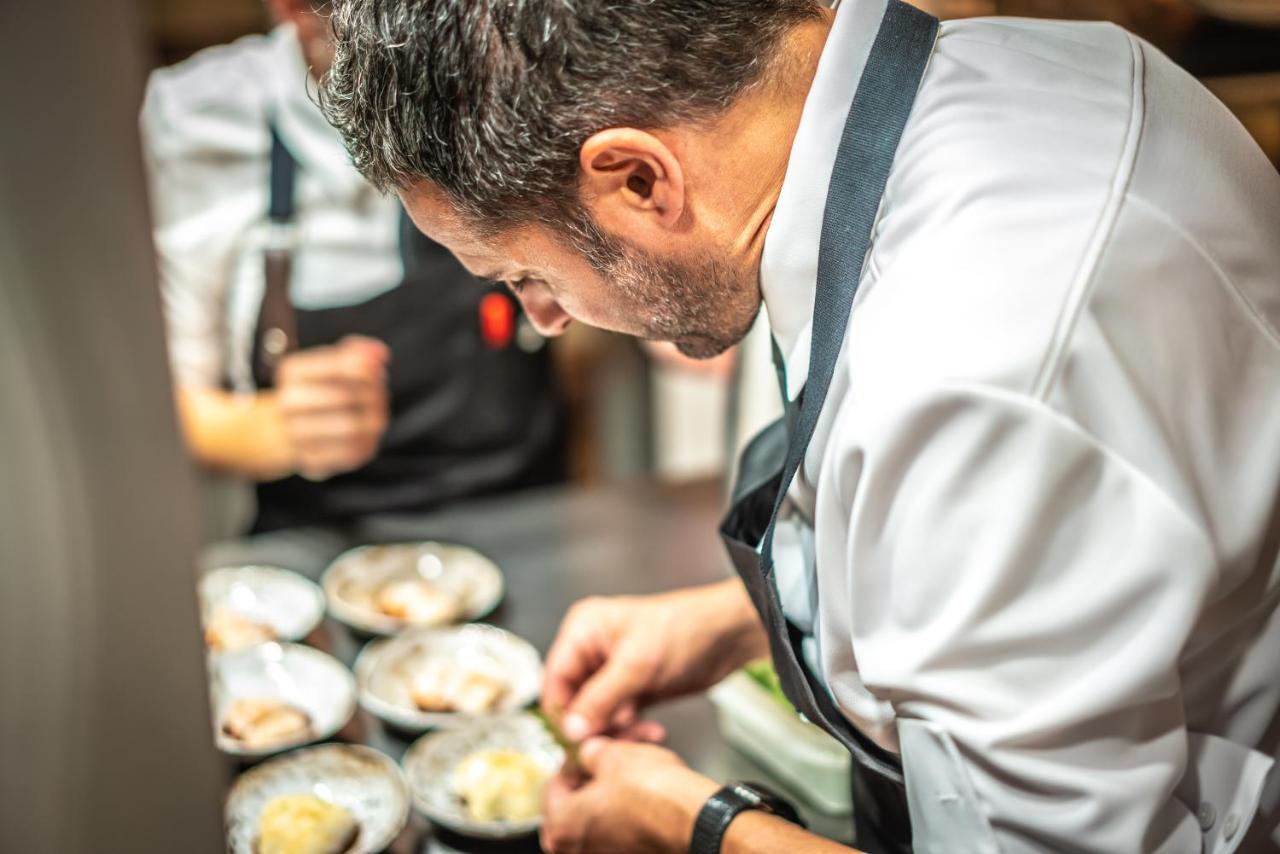 El Llorenc Parc De La Mar - Adults Only Palma de Maiorca Exterior foto Chef preparing food